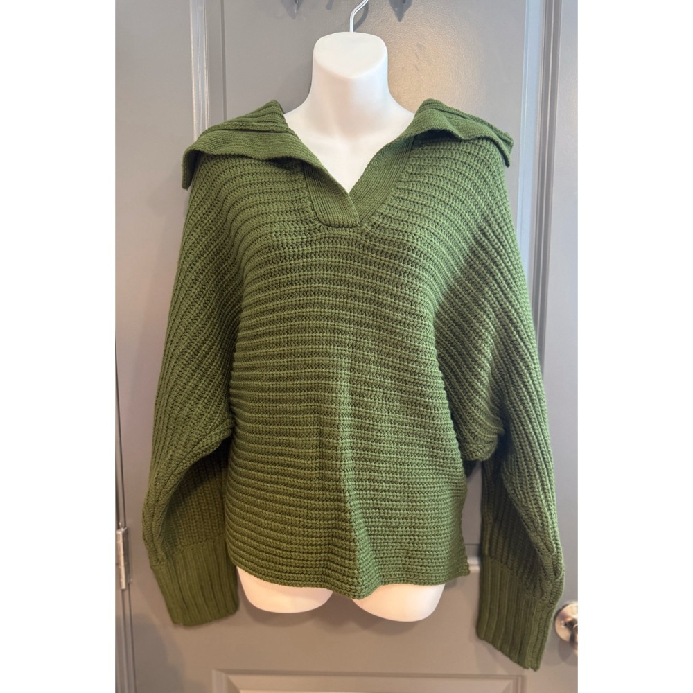 Fashion Nova Green V-Neck Sweater
